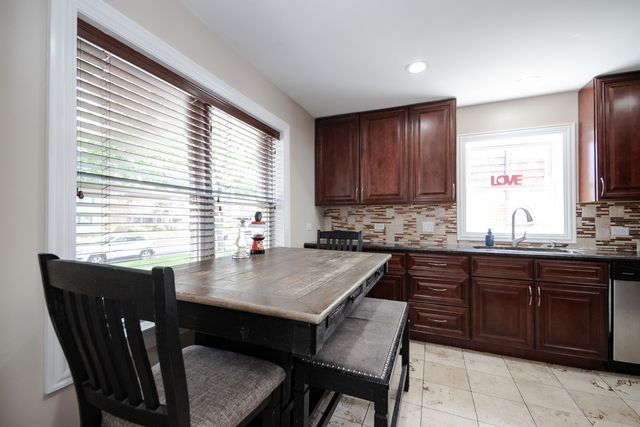 3142 SUNSET Lane, Franklin Park, IL 60131