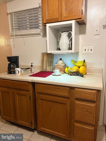 411 CARMODY HILLS DR, Capitol Heights, MD 20743