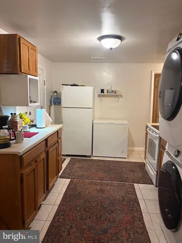 411 CARMODY HILLS DR, Capitol Heights, MD 20743