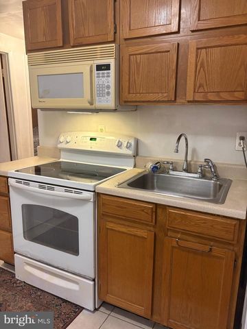 411 CARMODY HILLS DR, Capitol Heights, MD 20743