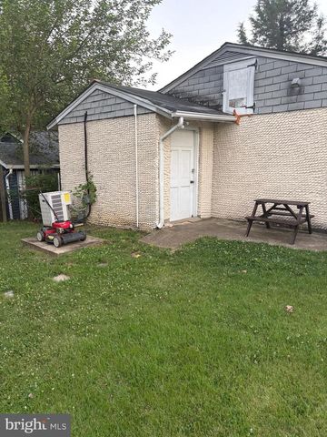 411 CARMODY HILLS DR, Capitol Heights, MD 20743