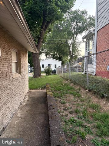 411 CARMODY HILLS DR, Capitol Heights, MD 20743