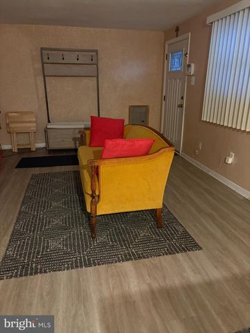 411 CARMODY HILLS DR, Capitol Heights, MD 20743