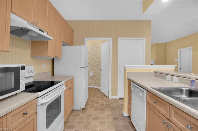 2165 Tarleton Oaks DR, Virginia Beach, VA 23464