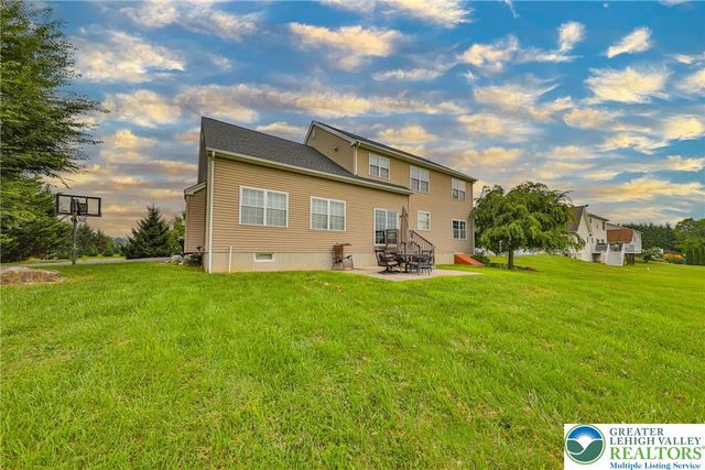 2720 New England Drive, Upper Nazareth Twp, PA 18064
