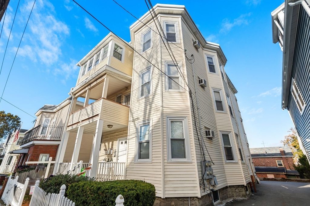 33 Shannon St 3, Boston, MA 02135