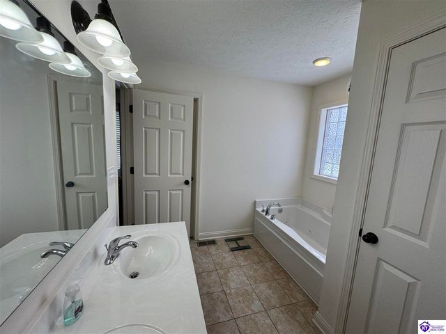 309 River Cliff Boulevard, Brandenburg, KY 40108