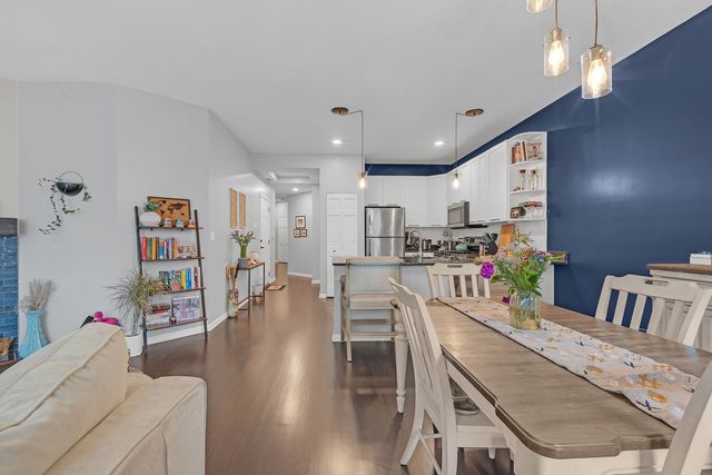 4915 N Lincoln Avenue 2, Chicago, IL 60625