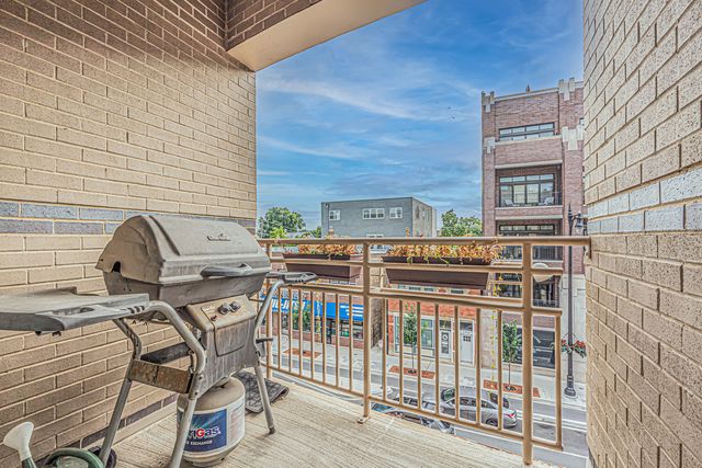 4915 N Lincoln Avenue 2, Chicago, IL 60625
