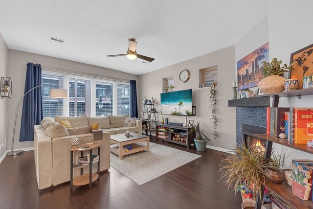 4915 N Lincoln Avenue 2, Chicago, IL 60625