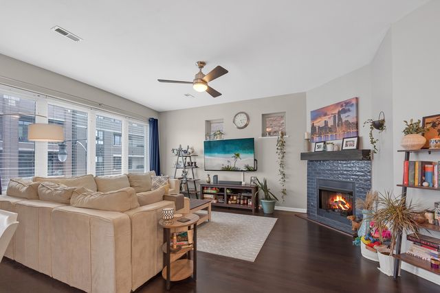4915 N Lincoln Avenue 2, Chicago, IL 60625