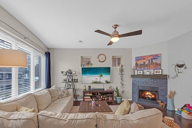 4915 N Lincoln Avenue 2, Chicago, IL 60625