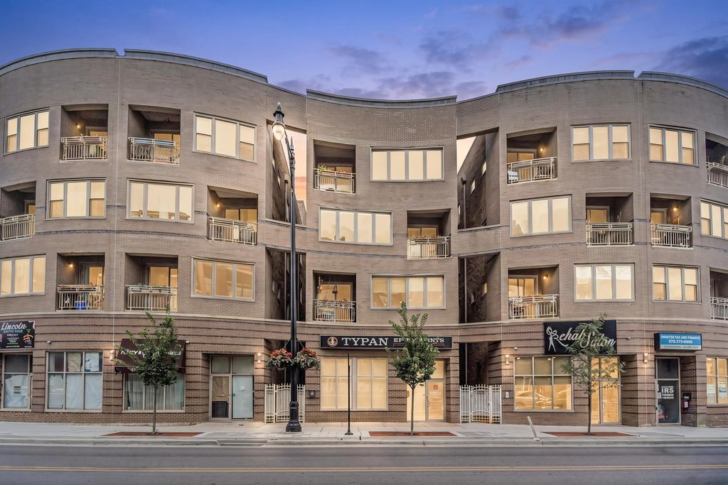 4915 N Lincoln Avenue 2, Chicago, IL 60625