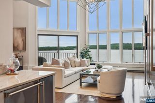 1360 Hamburg Turnpike 702, Wayne, NJ 07470