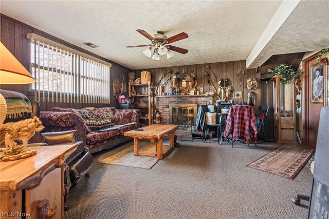 13100 Market Avenue N, Hartville, OH 44632