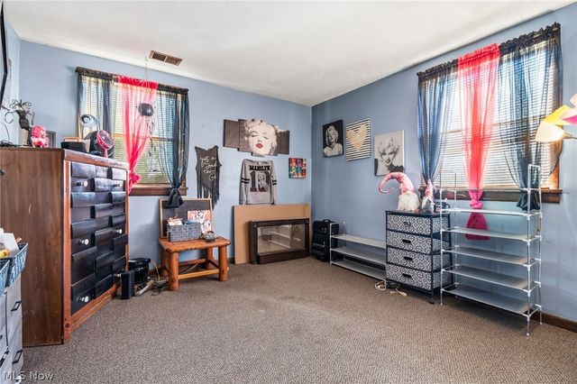 13100 Market Avenue N, Hartville, OH 44632