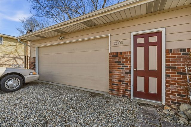 13100 Market Avenue N, Hartville, OH 44632