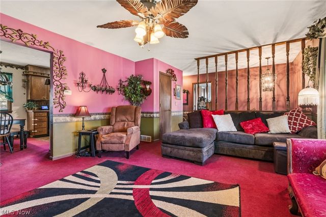 13100 Market Avenue N, Hartville, OH 44632