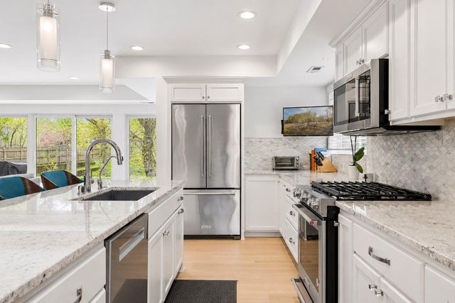 3812 W 57th Street, Edina, MN 55410