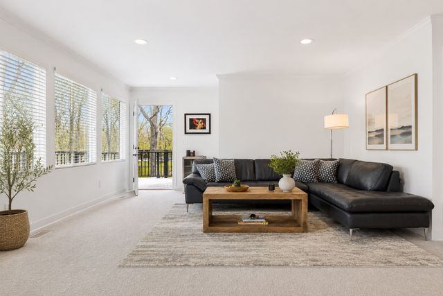 3812 W 57th Street, Edina, MN 55410
