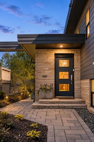 3812 W 57th Street, Edina, MN 55410