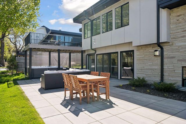 3812 W 57th Street, Edina, MN 55410