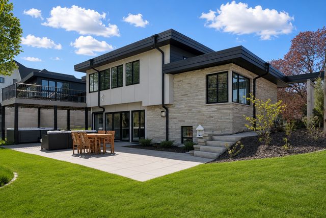 3812 W 57th Street, Edina, MN 55410
