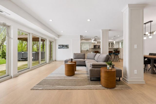 3812 W 57th Street, Edina, MN 55410