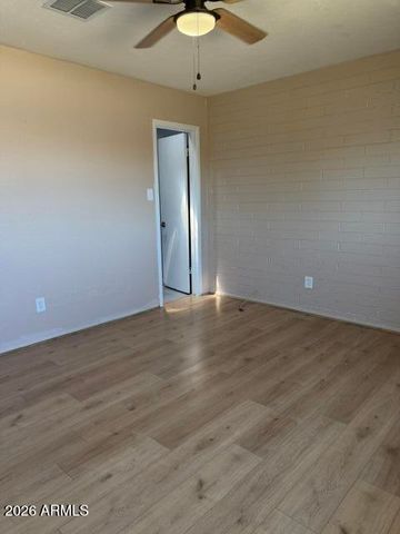 4949 W VERDE Lane, Phoenix, AZ 85031