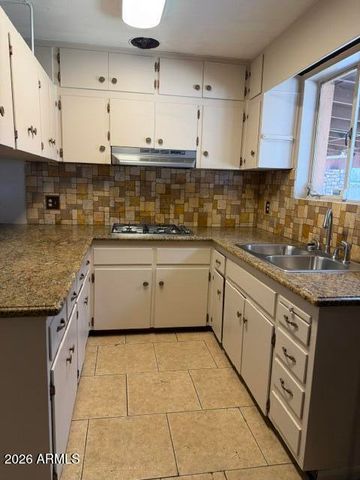 4949 W VERDE Lane, Phoenix, AZ 85031