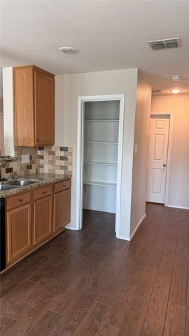 4500 Mountain Oak Street, Fort Worth, TX 76244