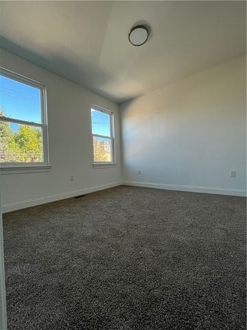 228 Mayflower St, Lincoln Larimer, PA 15206