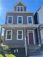 228 Mayflower St, Lincoln Larimer, PA 15206