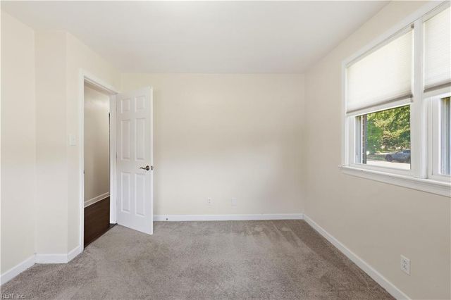 5945 McClure RD, Norfolk, VA 23502