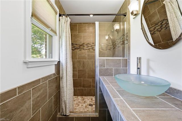 5945 McClure RD, Norfolk, VA 23502