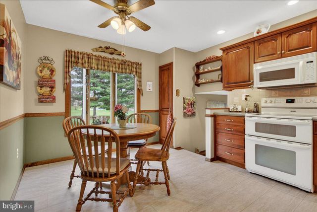 52 WINDY KNOLL DR, Richboro, PA 18954