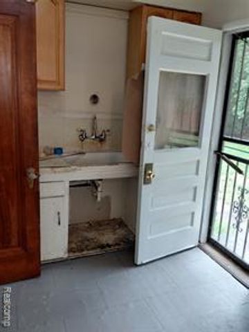 7023 Curtis Street, Detroit, MI 48221