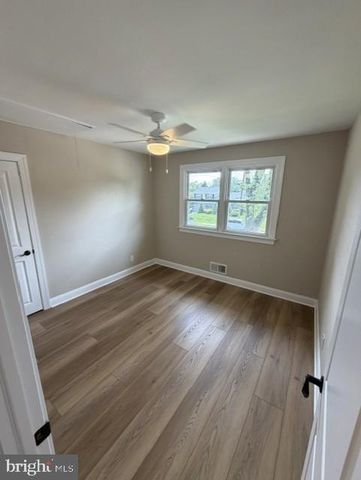 379 BOXWOOD LN, Cinnaminson Twp, NJ 08077