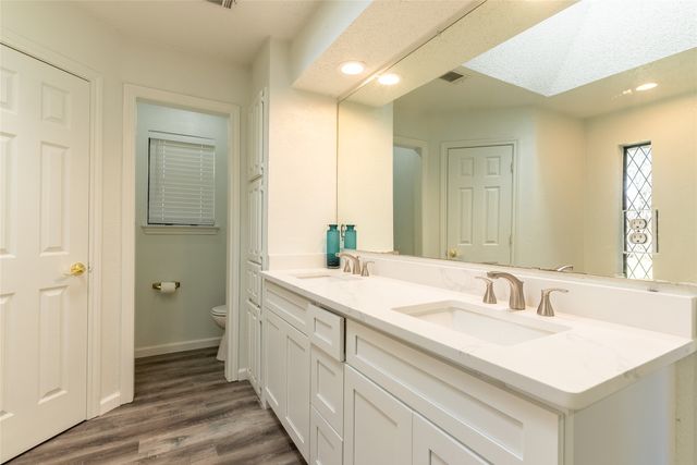 5201 Rustle Leaf Drive, Arlington, TX 76017