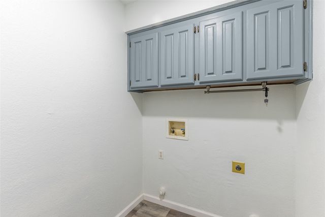 5201 Rustle Leaf Drive, Arlington, TX 76017