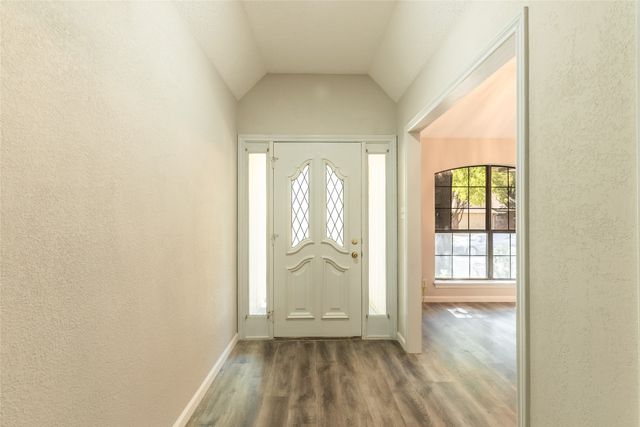 5201 Rustle Leaf Drive, Arlington, TX 76017