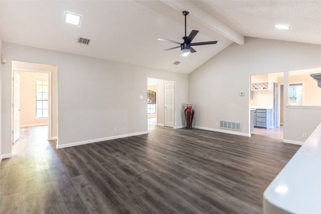 5201 Rustle Leaf Drive, Arlington, TX 76017