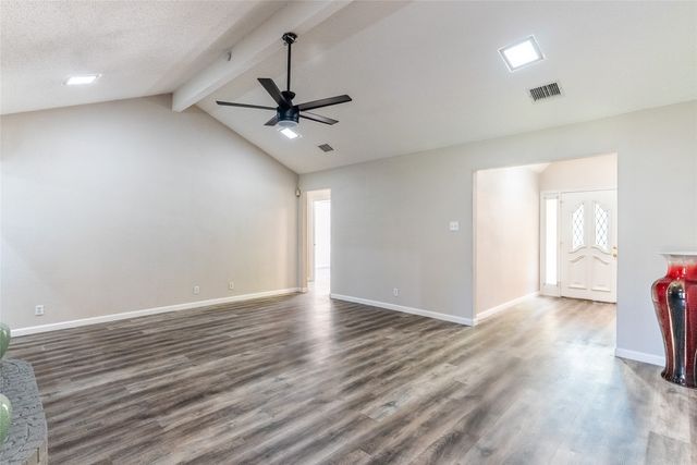 5201 Rustle Leaf Drive, Arlington, TX 76017