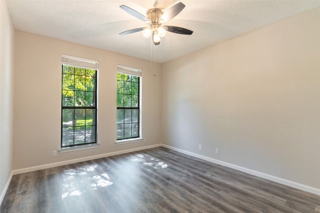 5201 Rustle Leaf Drive, Arlington, TX 76017