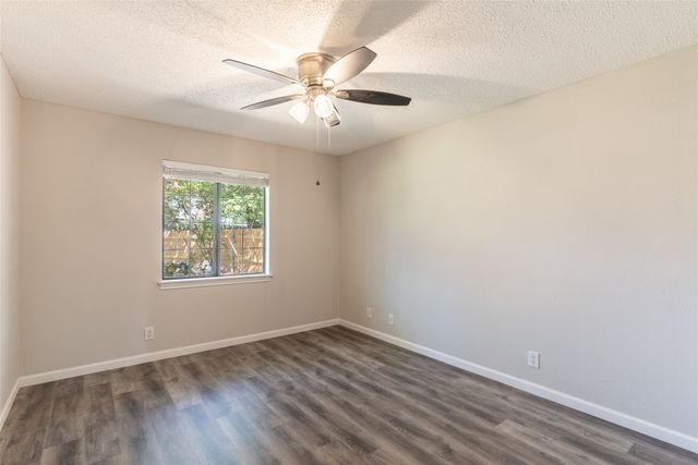 5201 Rustle Leaf Drive, Arlington, TX 76017