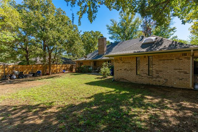 5201 Rustle Leaf Drive, Arlington, TX 76017