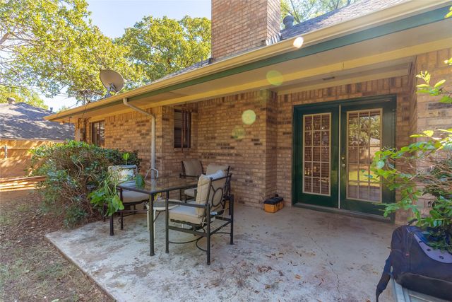 5201 Rustle Leaf Drive, Arlington, TX 76017