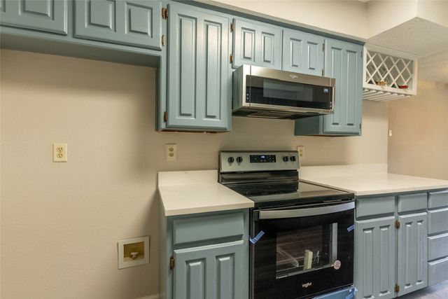 5201 Rustle Leaf Drive, Arlington, TX 76017