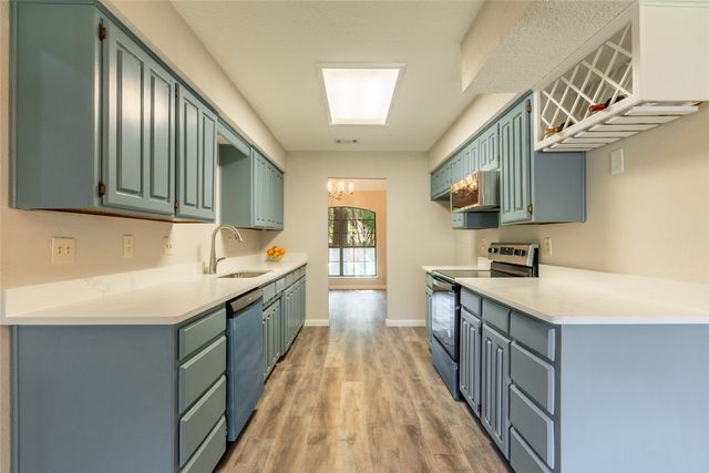 5201 Rustle Leaf Drive, Arlington, TX 76017