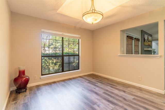 5201 Rustle Leaf Drive, Arlington, TX 76017